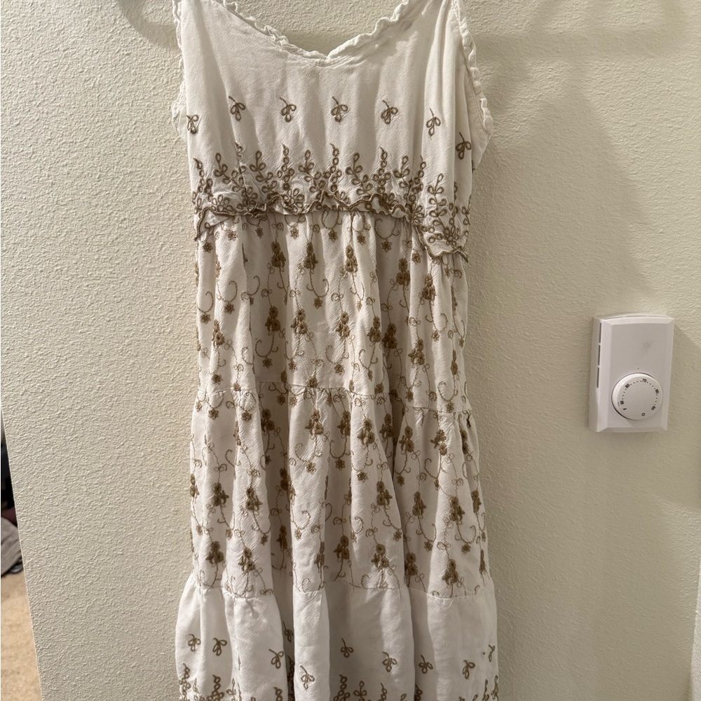 Jessica Simpson White and Gold Sleeveless Sundress